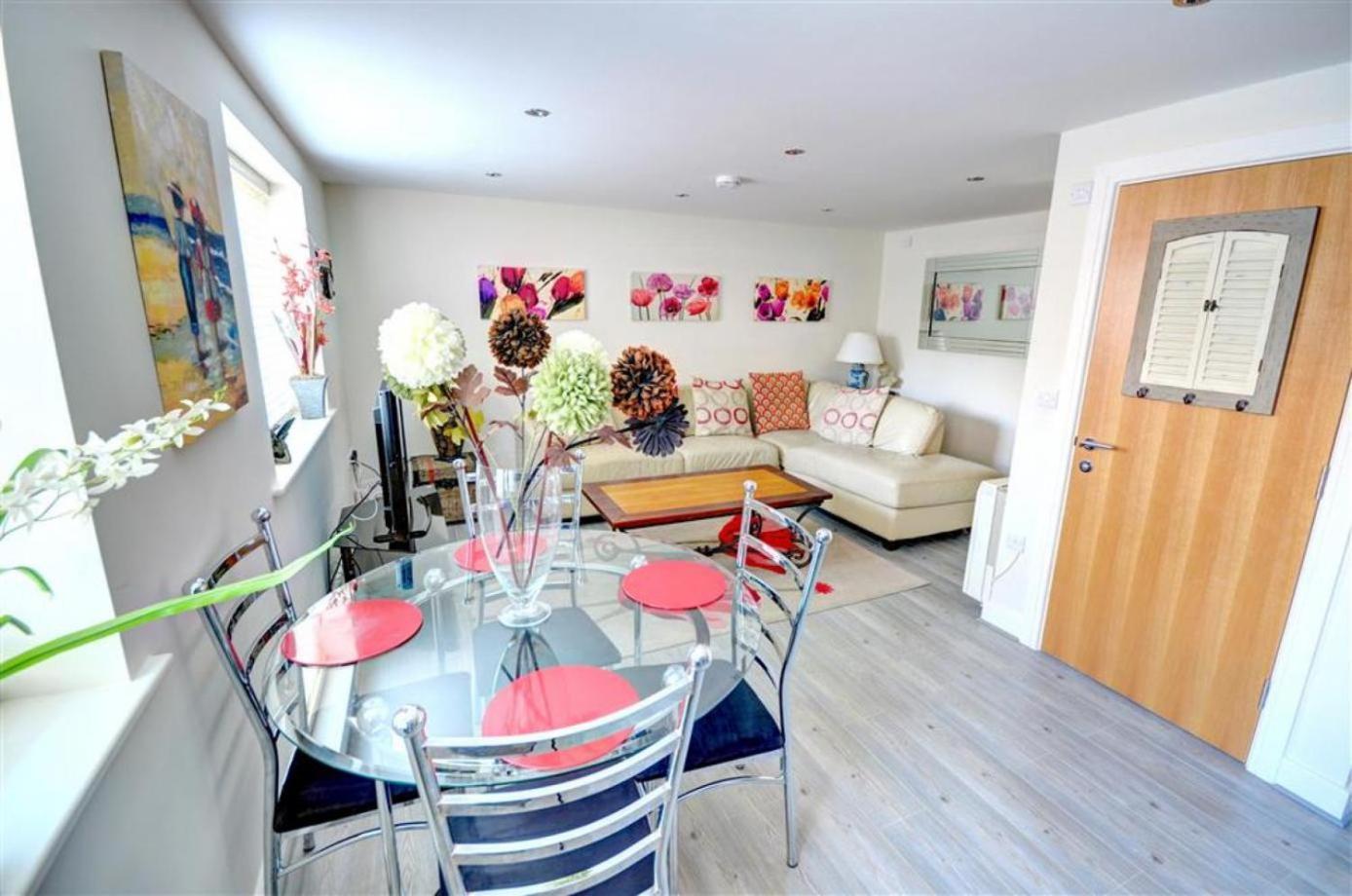 Hotties House - Two-Bed Cottage, Dog-Friendly & Off-Street Parking - Σκάρμπορο Εξωτερικό φωτογραφία