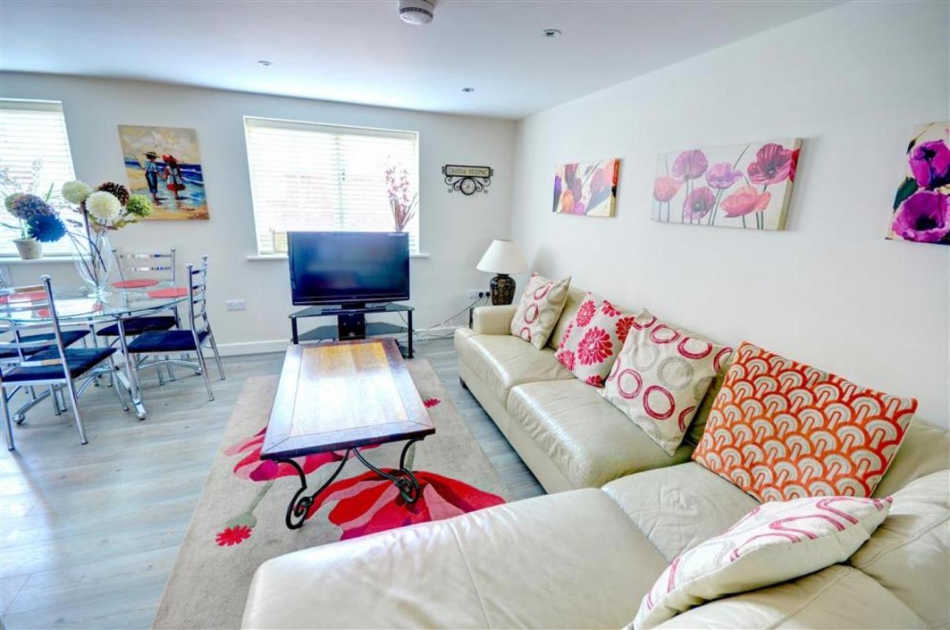 Hotties House - Two-Bed Cottage, Dog-Friendly & Off-Street Parking - Σκάρμπορο Εξωτερικό φωτογραφία